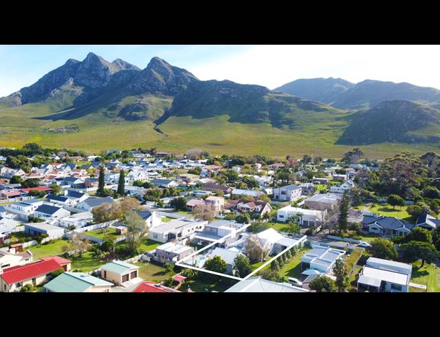 4 BEDROOM FREESTANDING FOR SALE IN KLEINMOND CENTRAL